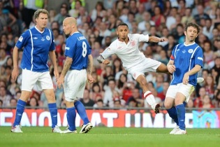 Wil Ferrell y Michael Sheen durante el partido